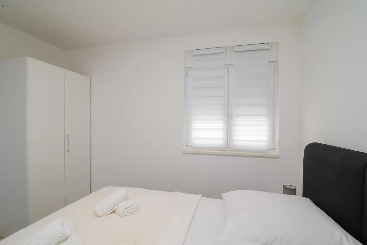 Appartement Apartmani Bauman 2 Og 1Zimmer Wohnung Trogir